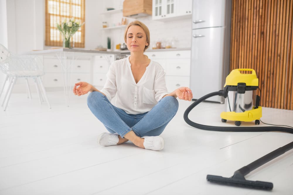 How do you meditate while cleaning